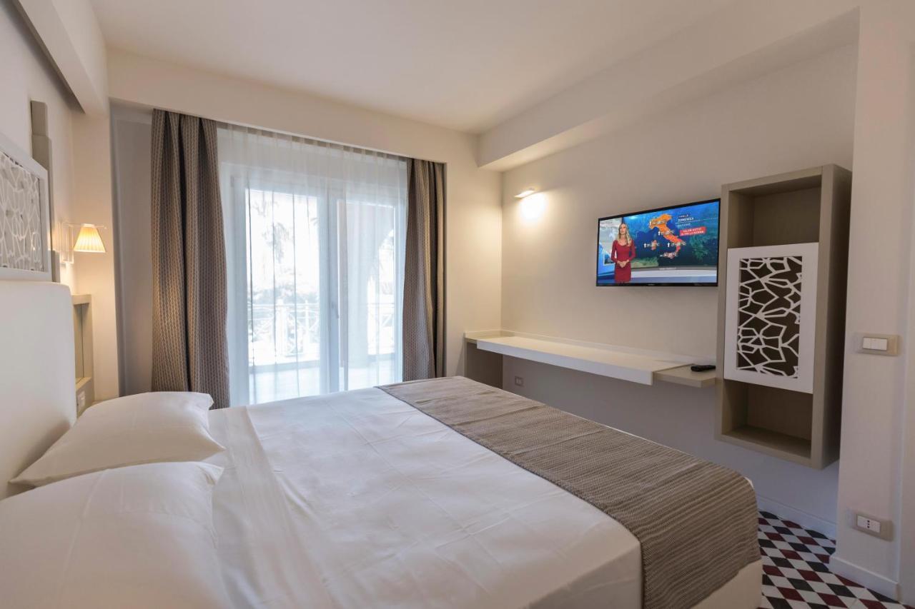 Suite Hotel L'Oasi Di Riaci (Adults Only) Santa Domenica  Dış mekan fotoğraf